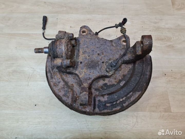 Кулак передний правый Ssangyong Kyron 1 DJ D20DT