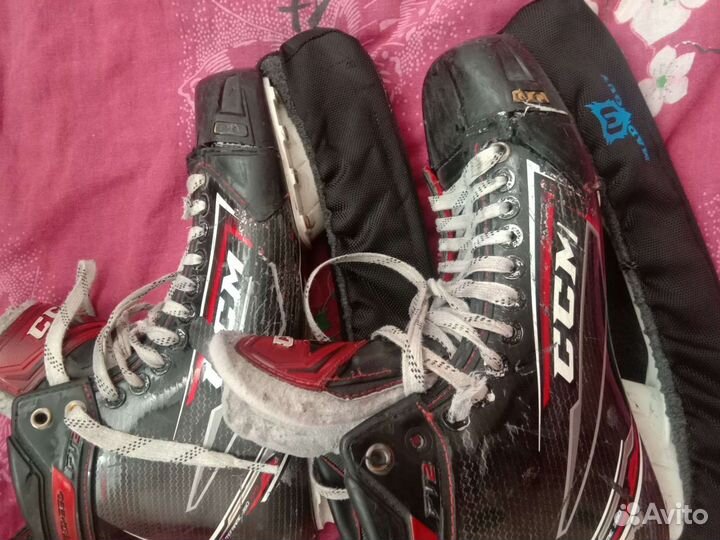 Коньки хоккейные