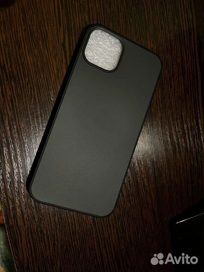 Чехол на iPhone 13