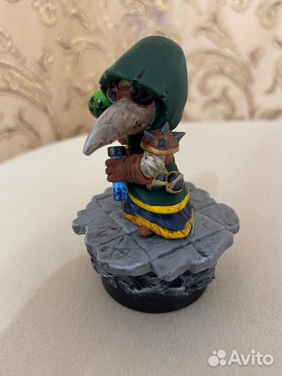 Фигурка Чумной доктор Darkest dungeon