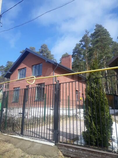 Дом 176,3 м² на участке 4,5 сот.