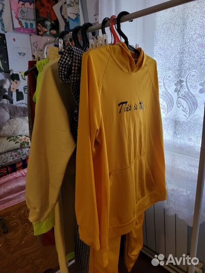 Костюмы спортивные женские