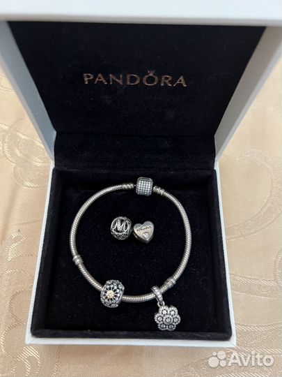 Браслет Pandora с шармами