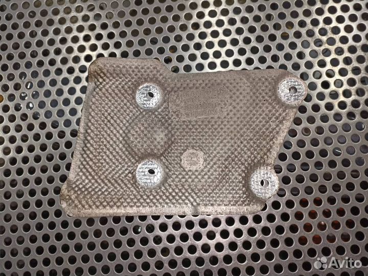 Тепловой экран глушителя задний BMW 1 51487277732