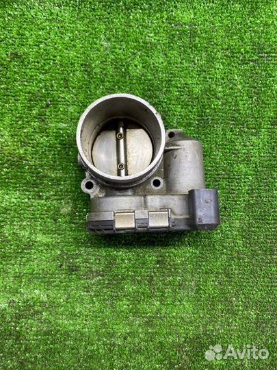 Дросельная заслонка Volkswagen Passat B5 ADR 1.8