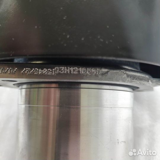 Насос ож / водяная помпа VW Touareg 2011-2018