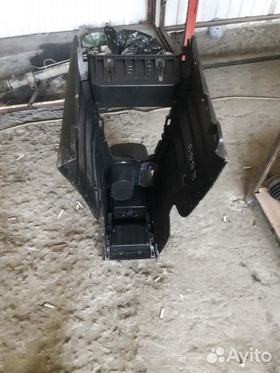 Actyon new - подлокотник