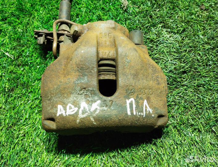 Суппорт передний левый Audi A6 C5