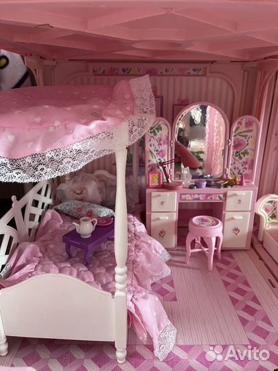 Домик для Барби винтаж с комплектами мебели
