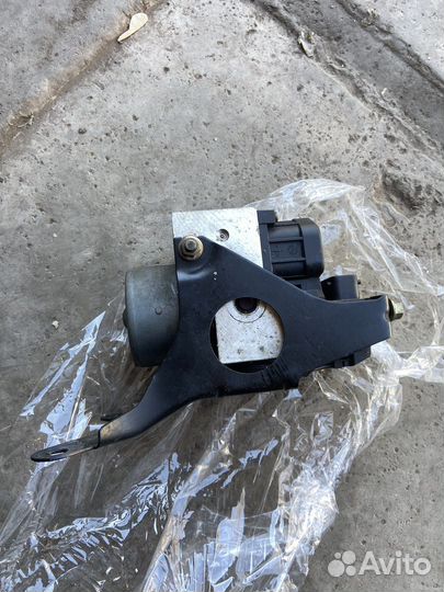 Блок abs Subaru Forester 27534SA001 SG5 EJ205