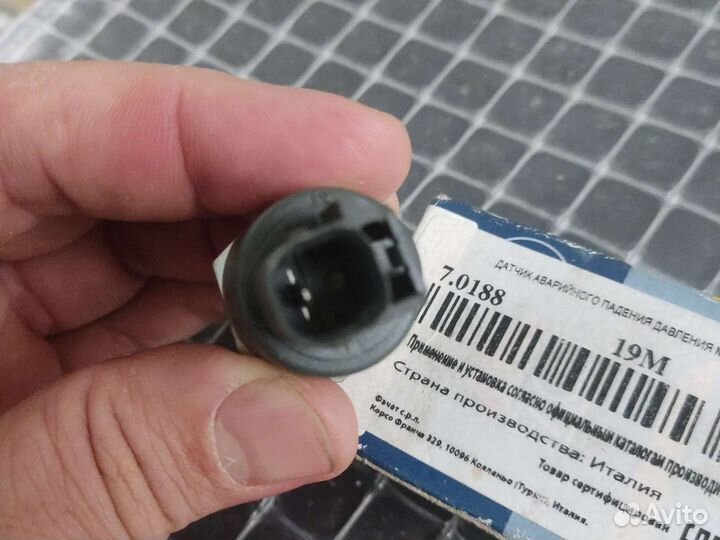 Датчик давления масла 1 bar Nissan Infinite