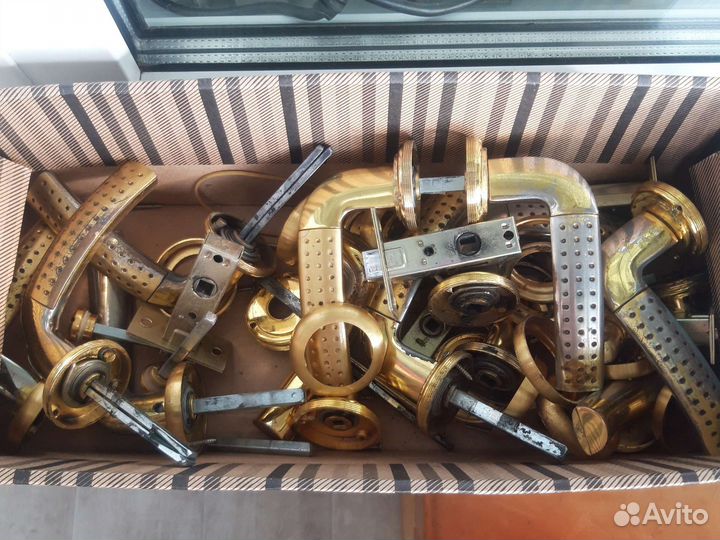 Дверные ручки. Замки. Б/у. Рабочие