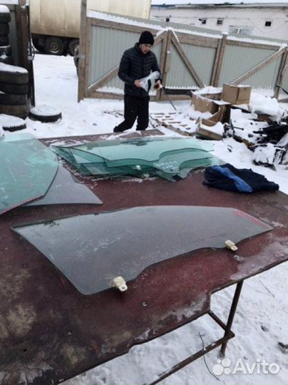 Стекло переднее правое Mitsubishi Lancer X