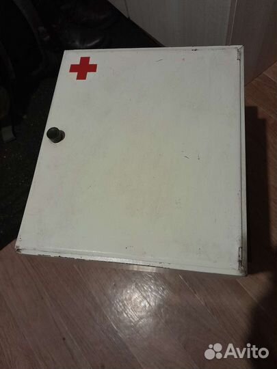 Аптечный шкафчик