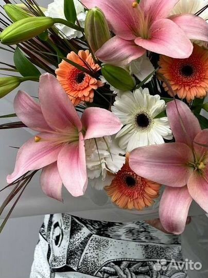Лилии. Герберы