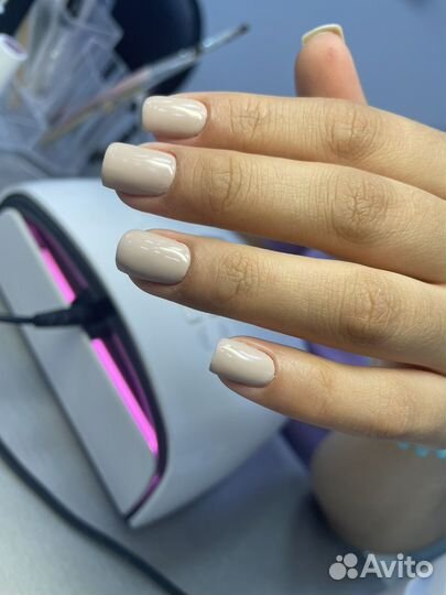 Модель на маникюр