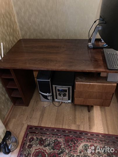 Письменный стол
