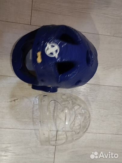 Перчатки и шлем для тэквандо