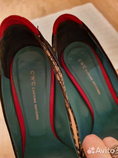 Туфли на высоком каблуке(брендовые)