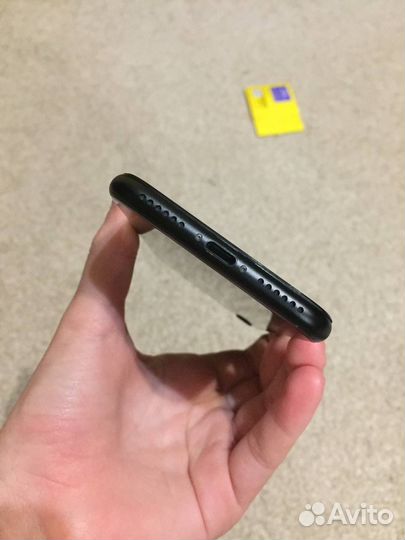 iPhone SE (2020), 64 ГБ
