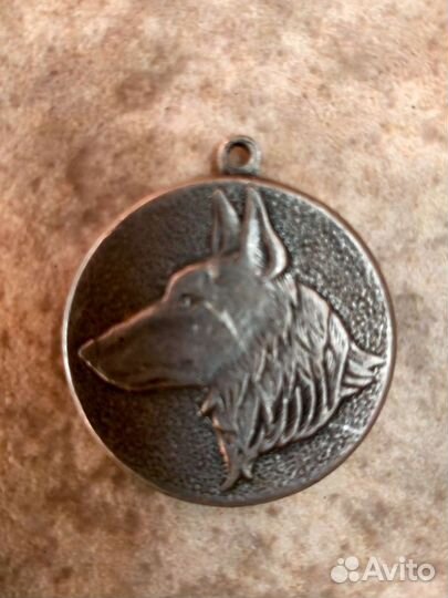 Овчарка, медальон