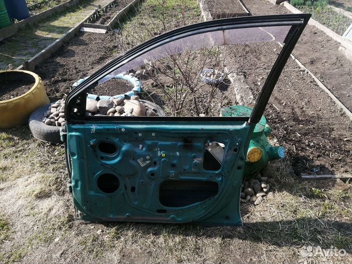 Дверь водительская от ипсума 10 кузов