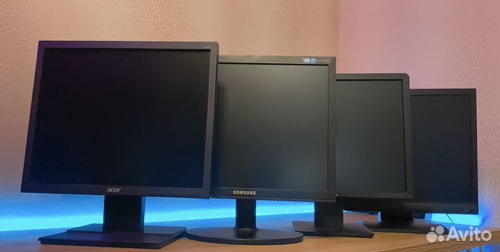 Монитор 17 и 19 дюймов с проводами