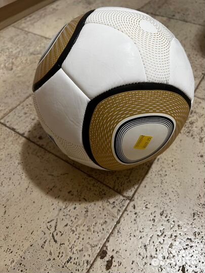 Футбольный мяч