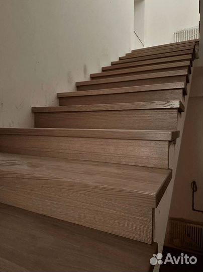 Обшивка бетонной лестницы/лиственница/ под размер