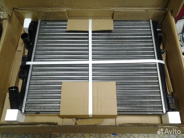 Основной радиатор двигатель