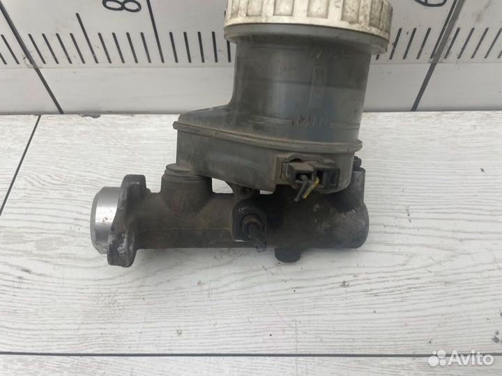 Главный тормозной цилиндр Mitsubishi Galant 8 USA