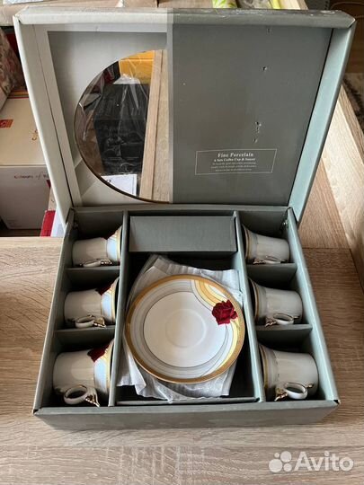 Сервиз форфоровый
