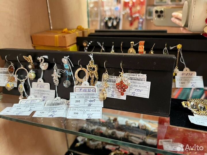 Серьги в форме капельки стразы Сваровски