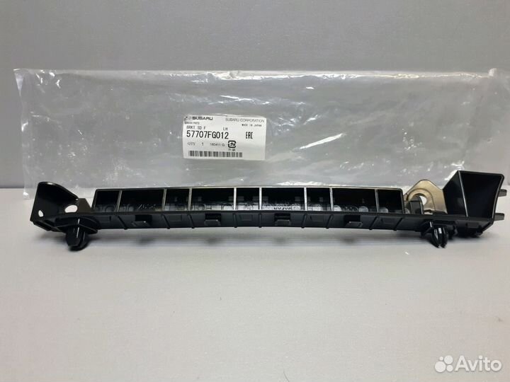 Кронштейн бампера Subaru Impreza перед левый