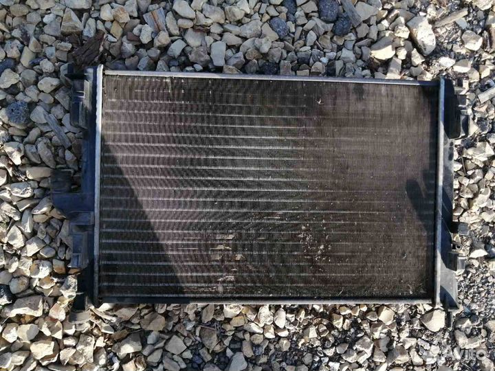 Радиатор Охлаждения Рено Логан 1