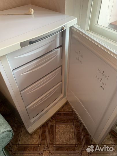 Морозильник indesit sfr 100