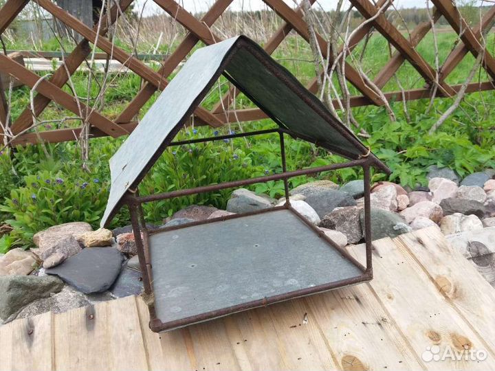 Кормушка металлич