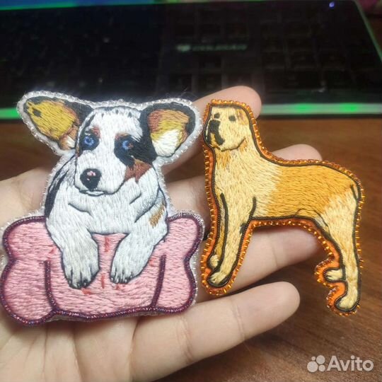 Брошь корги