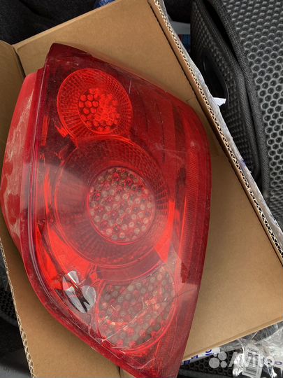 Фонарь задний правый peugeot 307