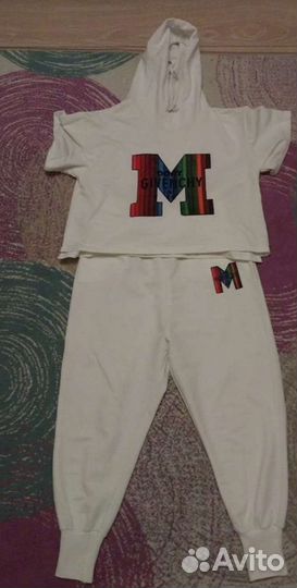 Спортивный костюм женский