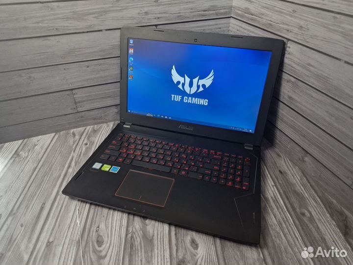 Asus FX63V i7 6700HQ/NV GTX1060