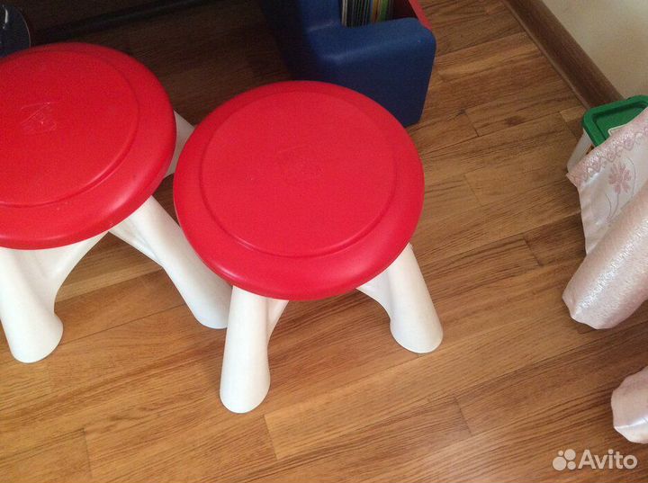 Стол Дуэт step 2 и два табурета