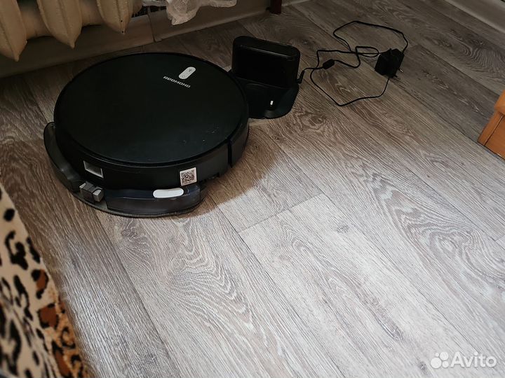 Пылесос Redmond RV R630S