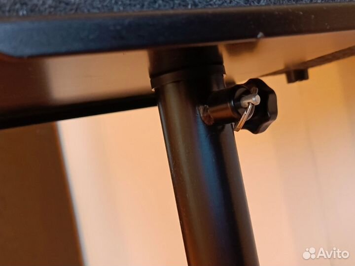 Стойки для полочной акустики Athletic BOX-100