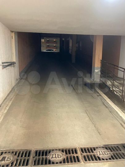 Машиноместо, 18 м²