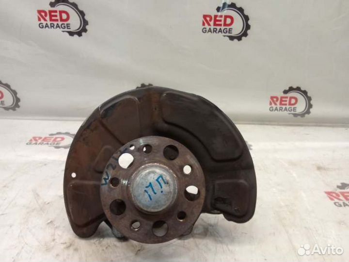 Кулак поворотный передний правый Mercedes-Benz