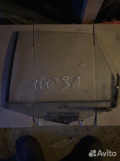 Стекло заднее левое audi 100 44 кузов