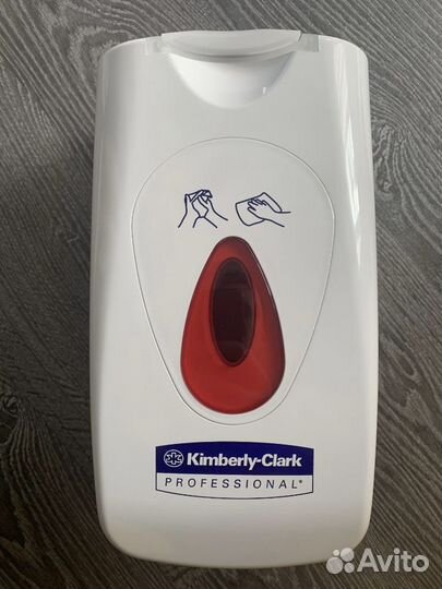 Диспенсер для протирочных салфеток