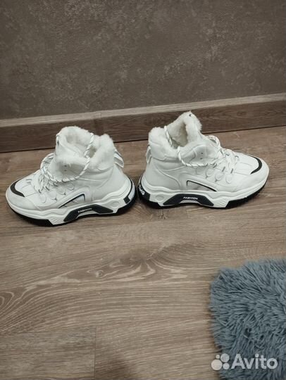 Кроссовки зимние женские 38 размер