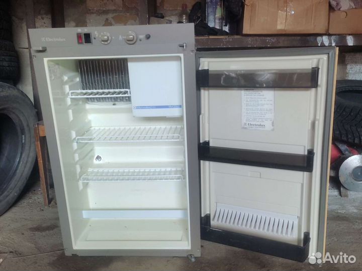 Дверь Холодильника Каравана